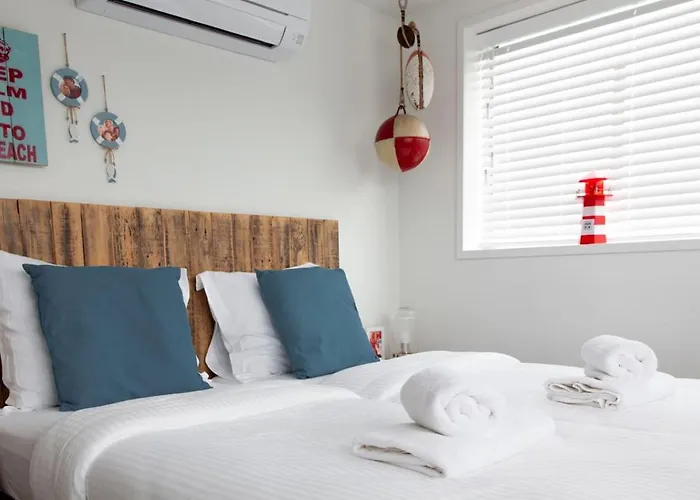 Aan Dek Bed and breakfast 3*